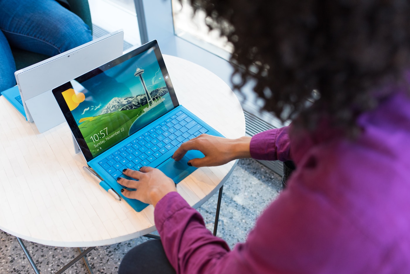 Professional presenting technology options in a meeting